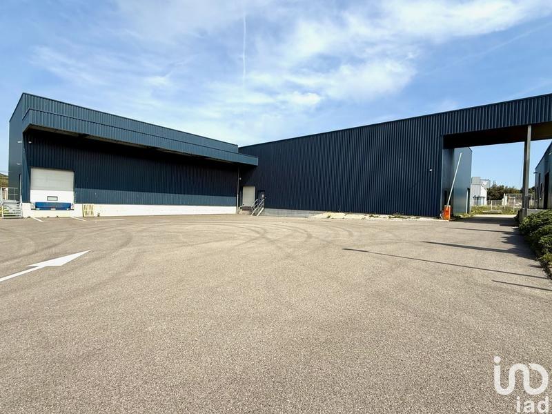 Local commercial - 2 054 m²