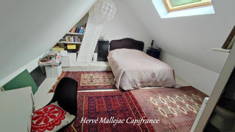 Maison - 212 m² - 10 pièces