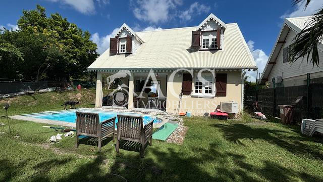 Maison - 87 m² - 4 pièces