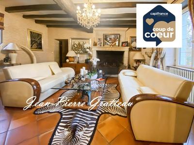 Propriété - 657 m² - 16 pièces