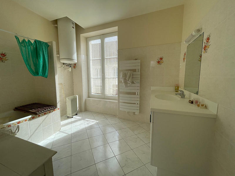 Maison - 317 m² - 13 pièces