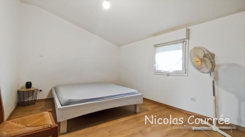 Maison - 240 m² - 8 pièces