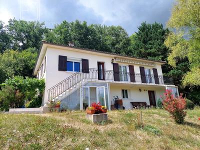 Maison - 130 m² - 7 pièces