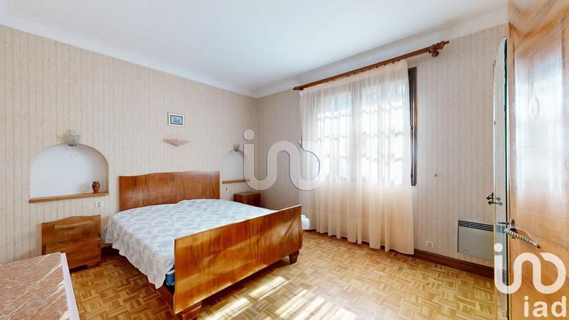 Maison - 221 m² - 7 pièces