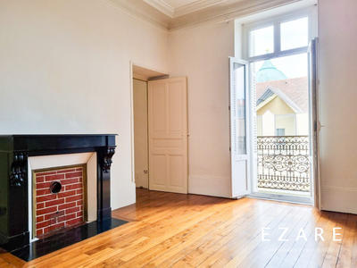 Appartement - 93 m² - 5 pièces