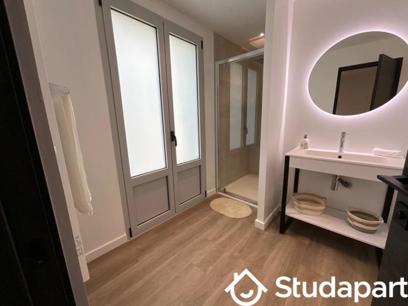 Chambre - 14 m² - 1 pièce