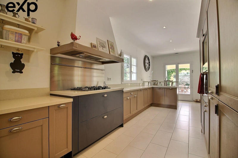 Villa - 198 m² - 7 pièces