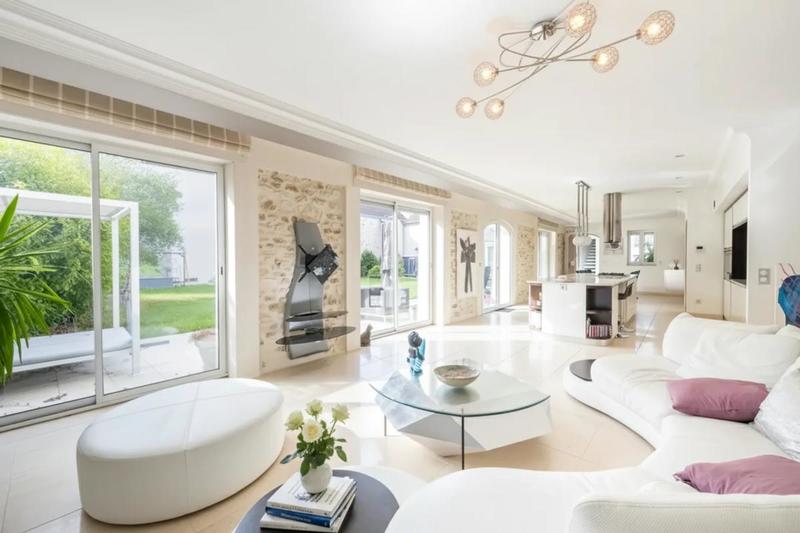 Maison - 400 m² - 10 pièces