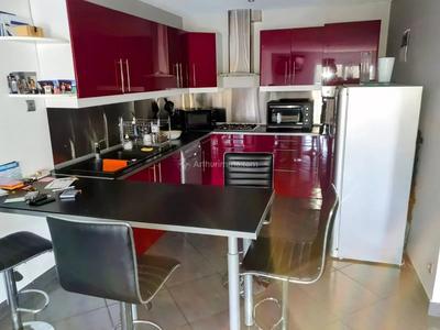 Maison - 205 m² - 5 pièces