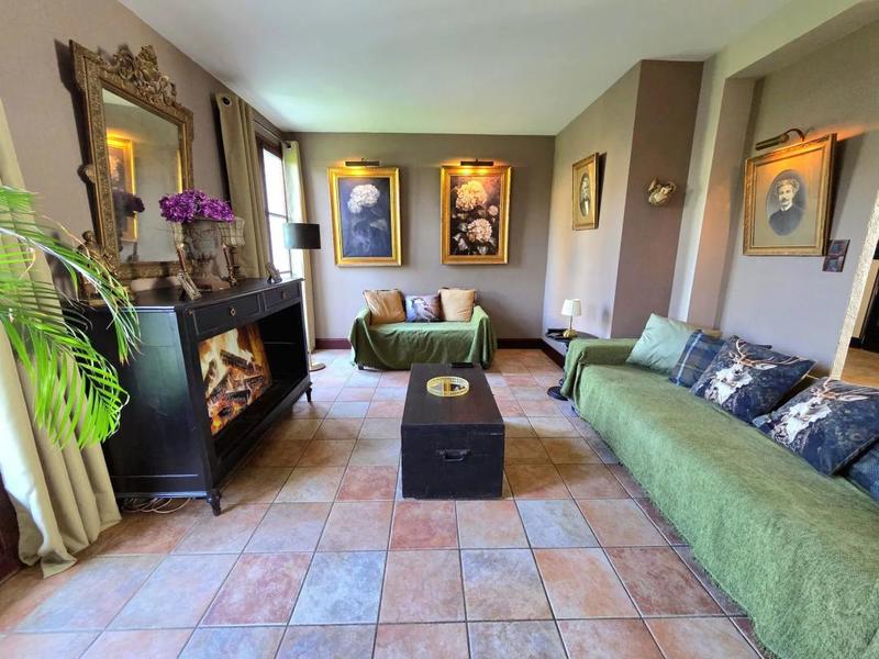 Maison - 206 m² - 14 pièces