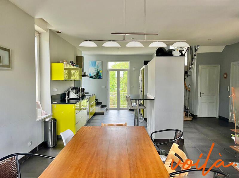 Maison - 218 m² - 8 pièces