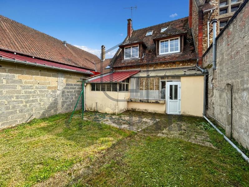Maison - 99 m² - 5 pièces