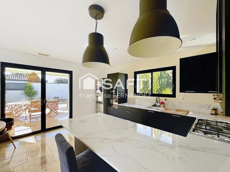 Maison - 205 m² - 8 pièces