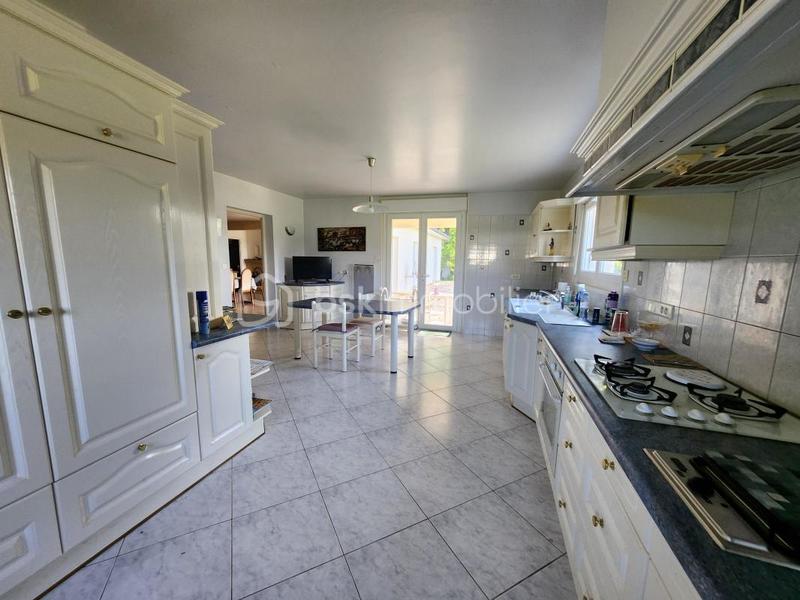 Pavillon - 233 m² - 6 pièces