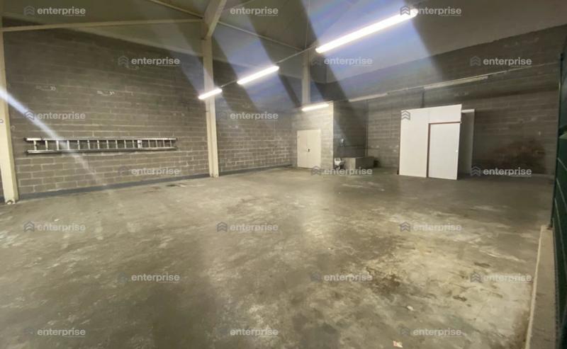 Local commercial - 1 624 m²