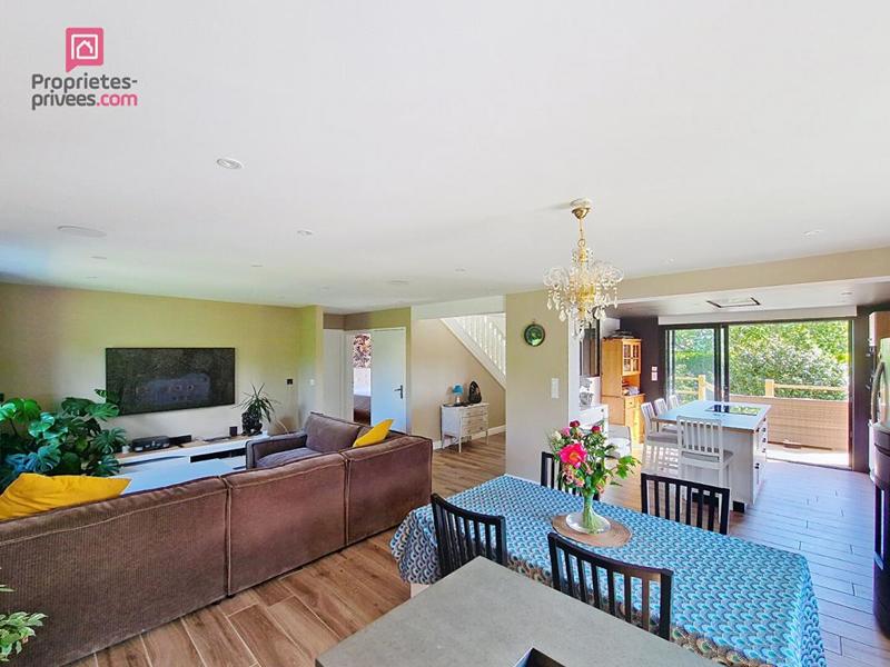 Maison - 150 m² - 8 pièces