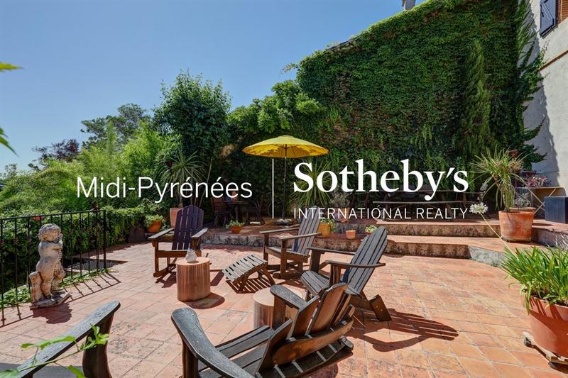 Maison de ville - 336 m² - 10 pièces