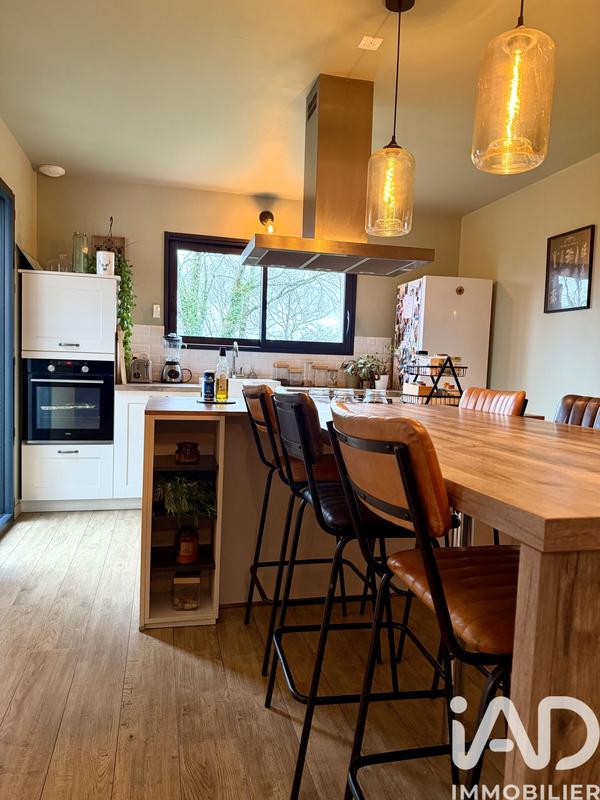 Maison - 98 m² - 5 pièces