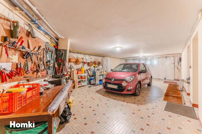 Maison - 218 m² - 7 pièces