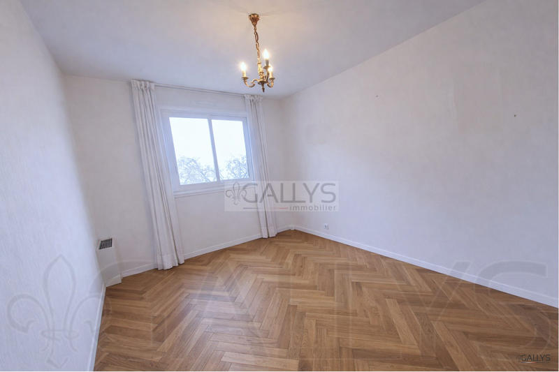 Appartement - 102 m² - 5 pièces