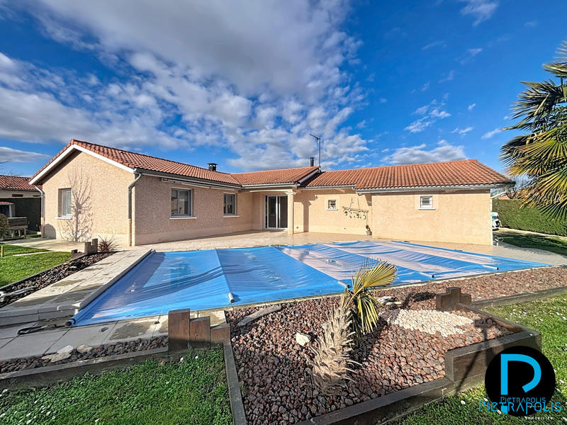 Maison - 94 m² - 5 pièces