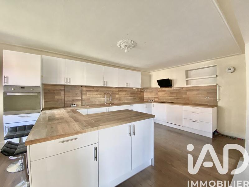 Maison - 213 m² - 6 pièces