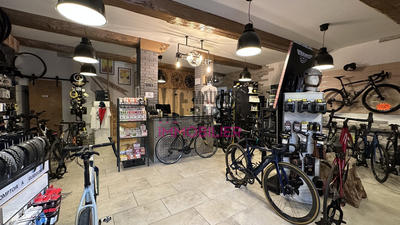 Fonds de commerce - Magasins - 180 m²