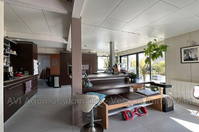 Maison contemporaine - 320 m² - 10 pièces