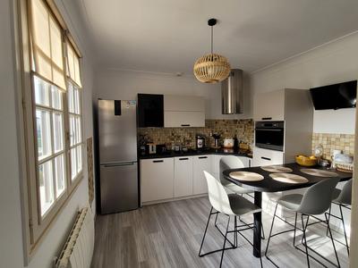 Maison - 151 m² - 9 pièces