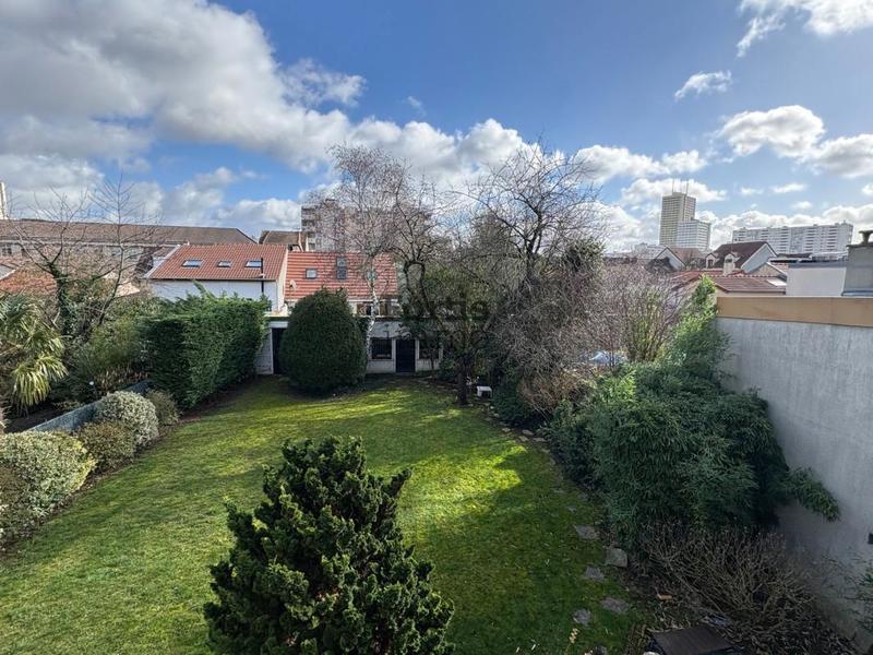 Maison - 265 m² - 8 pièces