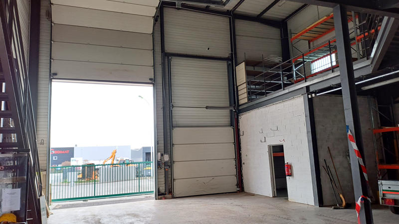 Local commercial - 619 m²