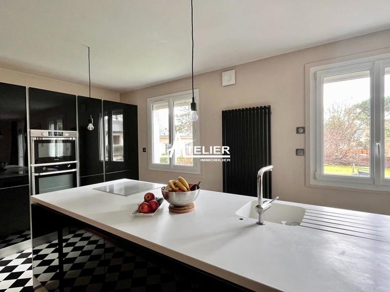 Maison - 175 m² - 6 pièces