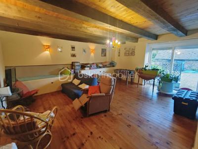 Maison - 270 m² - 8 pièces