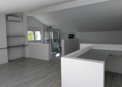 Villa - 313 m² - 9 pièces