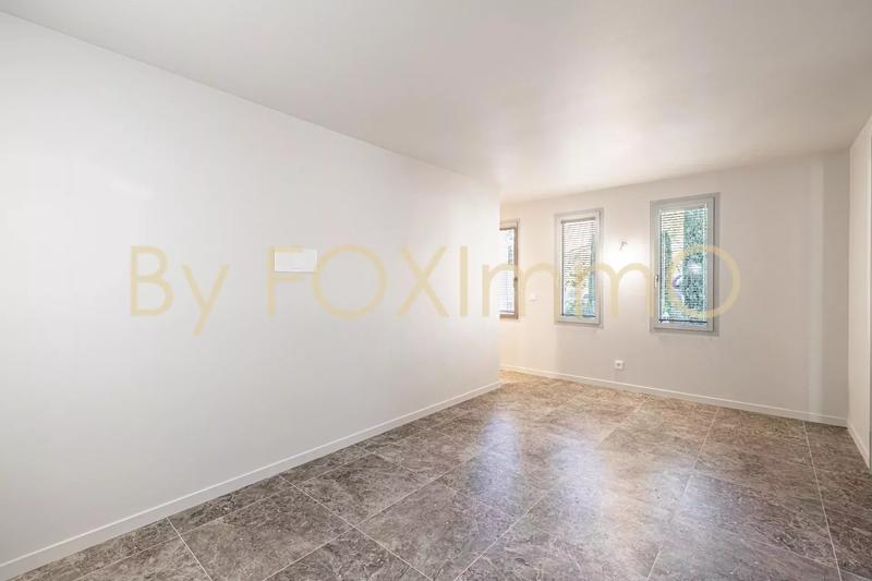 Appartement - 200 m² - 4 pièces