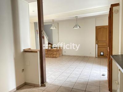 Maison - 102 m² - 4 pièces