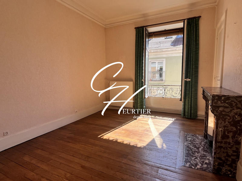 Appartement - 142 m² - 6 pièces