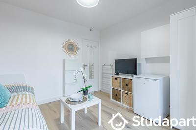 Chambre - 13 m² - 1 pièce