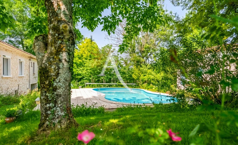 Maison - 147 m² - 8 pièces