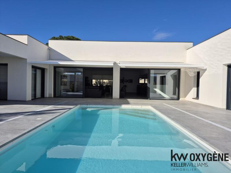 Maison - 232 m² - 6 pièces