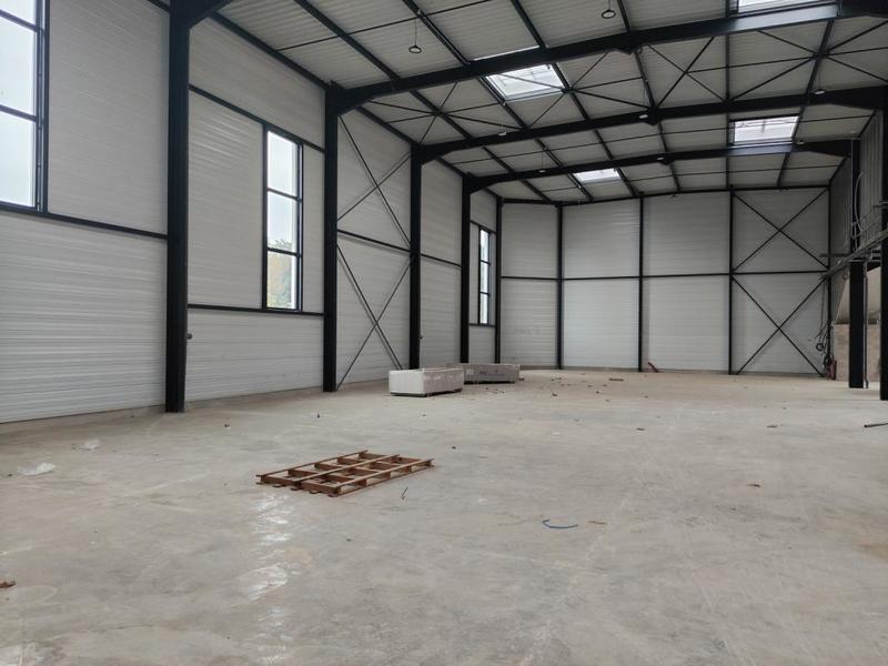 Local d'activité / Entrepôt - 603 m²