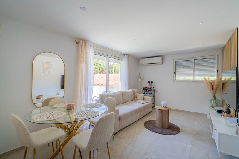 Maison - 210 m² - 7 pièces