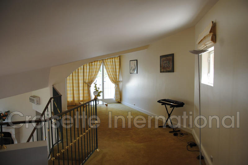 Villa - 260 m² - 6 pièces