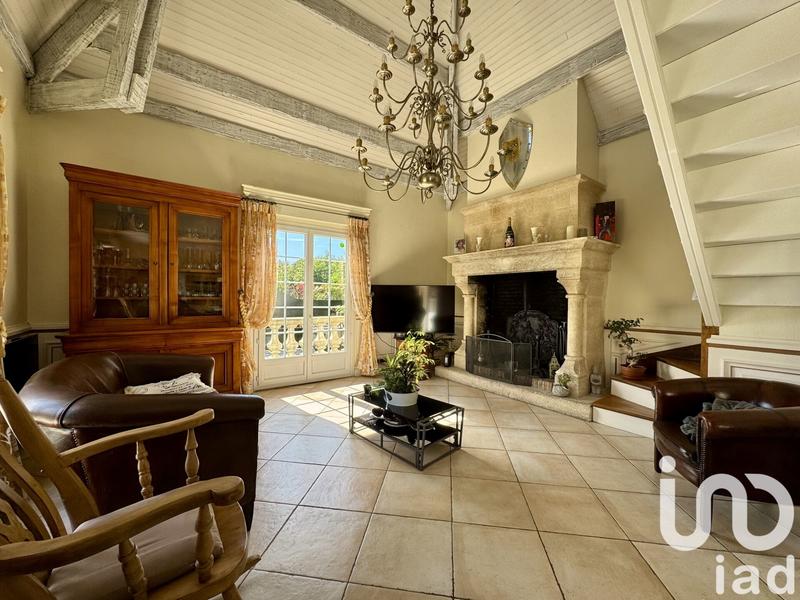 Maison - 300 m² - 8 pièces