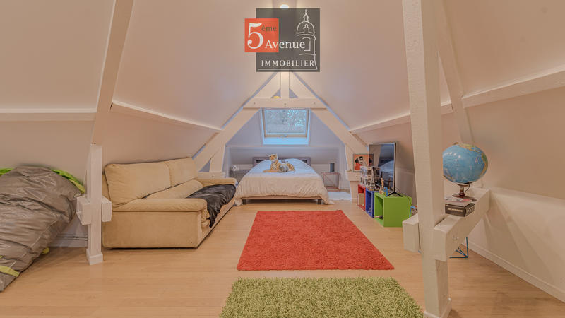 Maison - 400 m² - 8 pièces