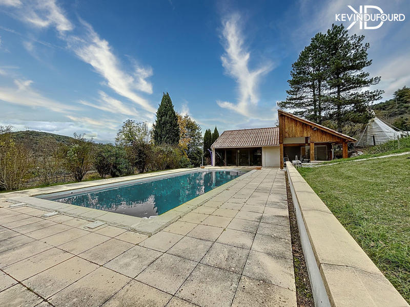 Mas - 160 m² - 9 pièces