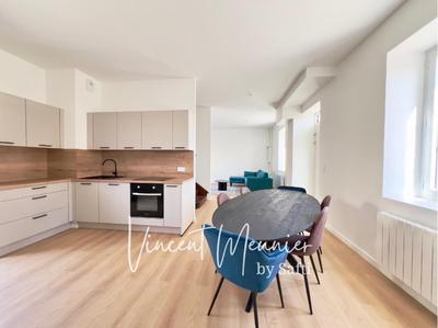 Maison - 140 m² - 5 pièces