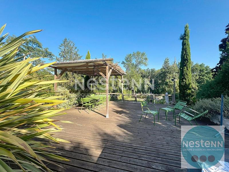 Maison - 200 m² - 8 pièces