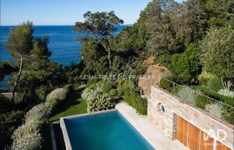 Maison - 300 m² - 5 pièces