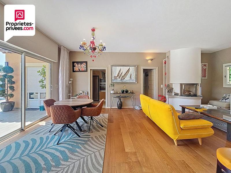 Villa - 203 m² - 7 pièces